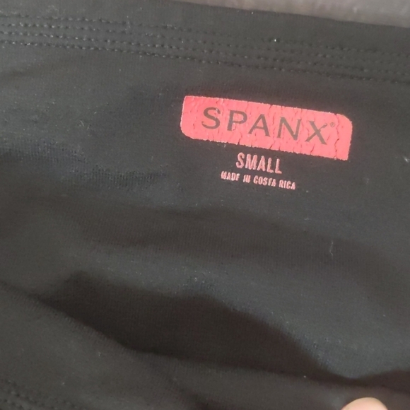 Spanx black legging capris size small - Picture 3 of 4